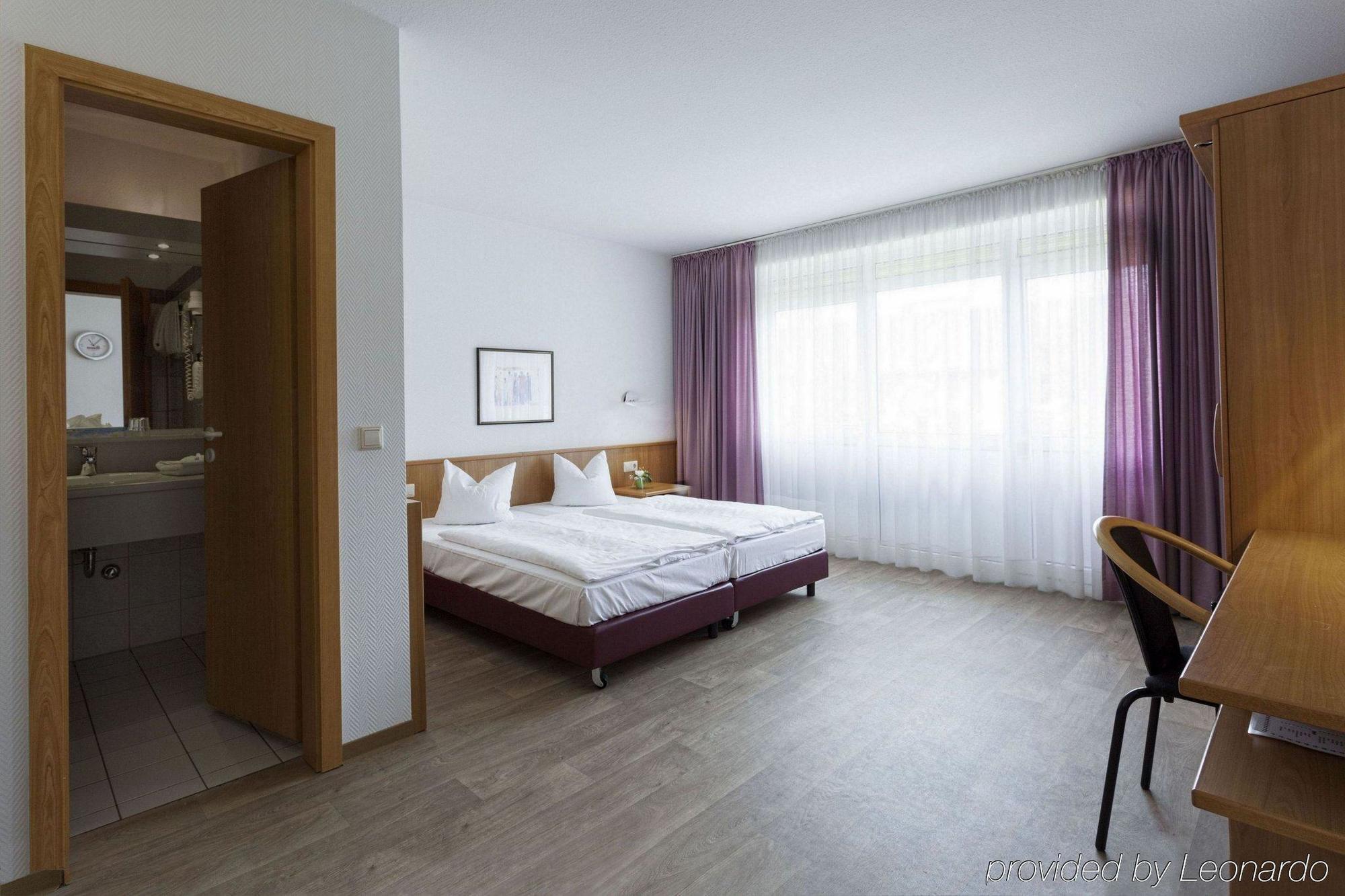 Motel ชตราลซุนด์ ภายนอก รูปภาพ