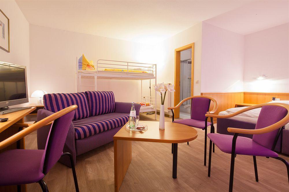 Motel ชตราลซุนด์ ภายนอก รูปภาพ
