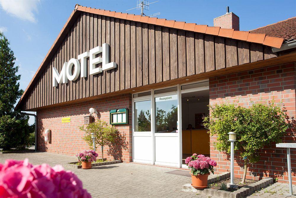 Motel ชตราลซุนด์ ภายนอก รูปภาพ