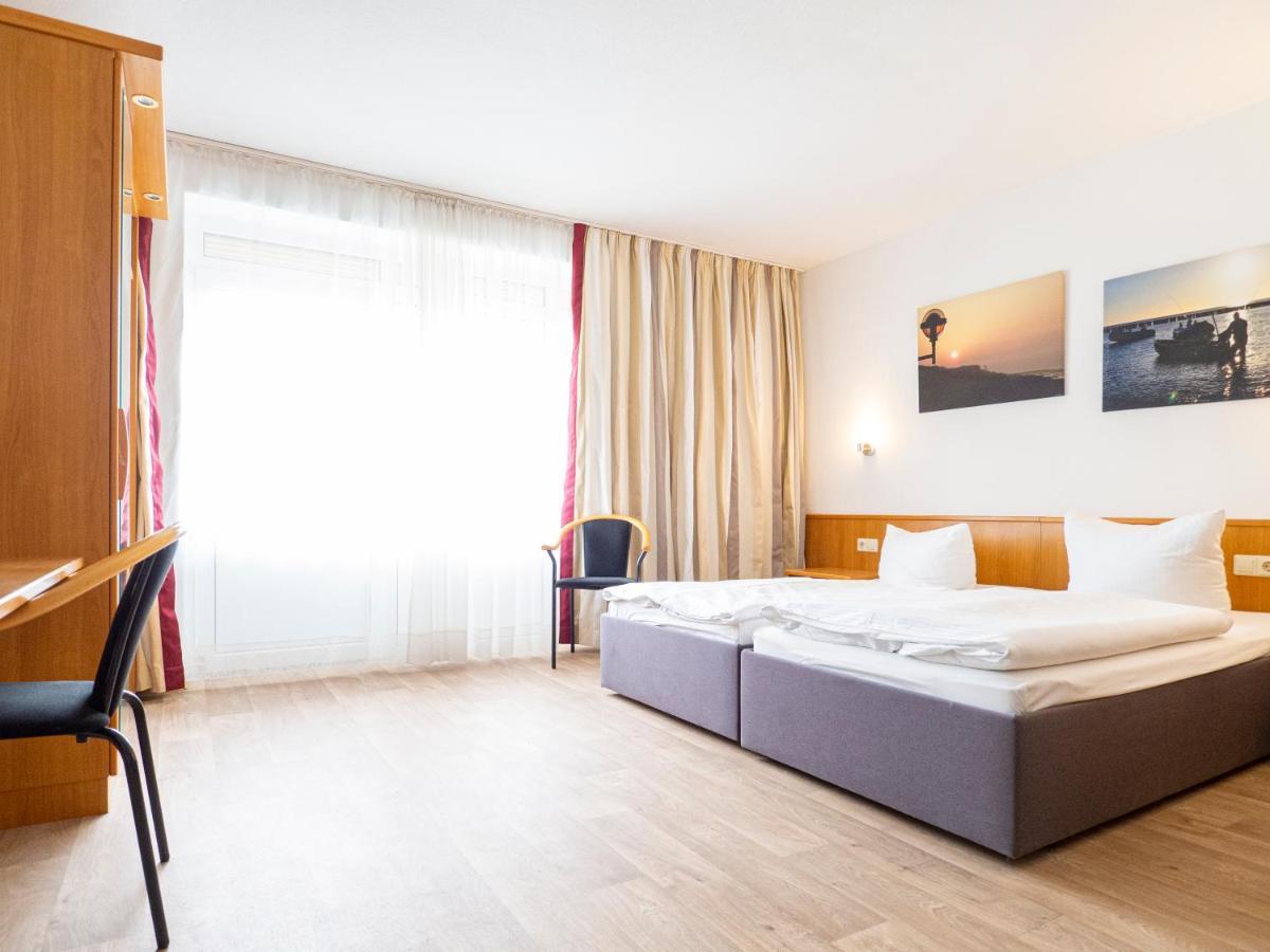 Motel ชตราลซุนด์ ภายนอก รูปภาพ